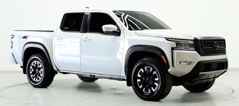 2023 Glacier White Nissan Frontier PRO-4X Automatic V6 Cylinder Engine 4X4 4 Door