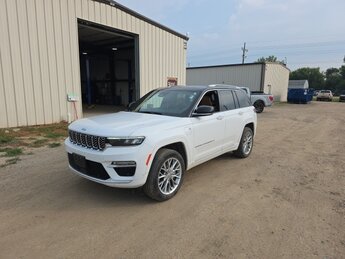 2023 Jeep Grand Cherokee 4 Door SUV 4X4 2.0L I4 DOHC Engine