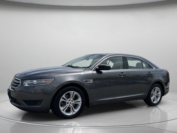 2017 Ford Taurus SE FWD 4 Door Regular Unleaded V-6 3.5 L/213 Engine