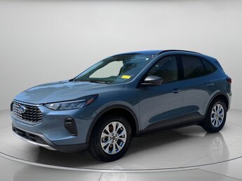 2025 Vapor Blue Metallic Ford Escape Active 4 Door Automatic Intercooled Turbo Premium Unleaded I-3 1.5 L/91 Engine FWD