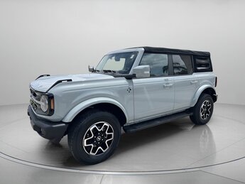 2022 Ford Bronco Outer Banks 4 Door Intercooled Turbo Regular Unleaded I-4 2.3 L/140 Engine SUV