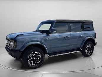 2025 Azure Gray Metallic Tri-Coat Ford Bronco Outer Banks 4X4 Automatic Intercooled Turbo Regular Unleaded I-4 2.3 L/140 Engine