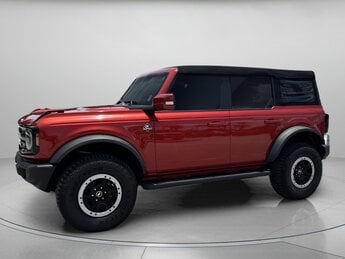 2023 Hot Pepper Red Metallic Tinted Clearcoat Ford Bronco Outer Banks 4X4 4 Door Automatic Twin Turbo Regular Unleaded V-6 2.7 L/164 Engine