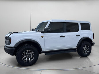 2025 Oxford White Ford Bronco Badlands Twin Turbo Regular Unleaded V-6 2.7 L/164 Engine 4X4 4 Door Manual SUV