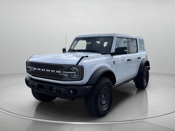 2025 Oxford White Ford Bronco Badlands Twin Turbo Regular Unleaded V-6 2.7 L/164 Engine Automatic 4X4 SUV 4 Door