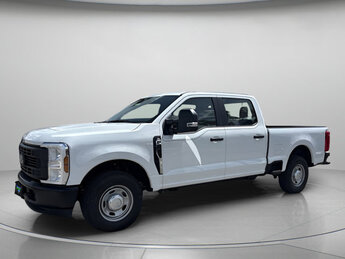 2025 Oxford White Ford Super Duty F-250 SRW XL RWD Automatic Regular Unleaded V-8 6.8 L/415 Engine