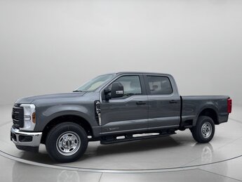 2025 Ford Super Duty F-250 SRW XL 4 Door Intercooled Turbo Diesel V-8 6.7 L/406 Engine Automatic