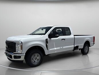 2025 Oxford White Ford Super Duty F-250 SRW XL Truck RWD 4 Door Regular Unleaded V-8 6.8 L/415 Engine Automatic