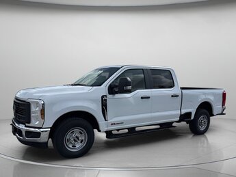 2025 Ford Super Duty F-250 SRW XL Truck Intercooled Turbo Diesel V-8 6.7 L/406 Engine 4 Door RWD