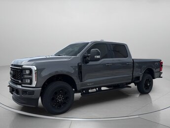 2025 Ford Super Duty F-250 SRW LARIAT 4 Door Automatic Intercooled Turbo Diesel V-8 6.7 L/406 Engine 4X4