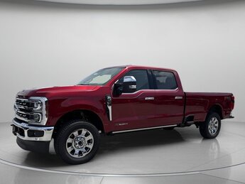 2025 Ruby Red Metallic Tinted Clearcoat Ford Super Duty F-250 SRW LARIAT Intercooled Turbo Diesel V-8 6.7 L/406 Engine 4 Door Automatic