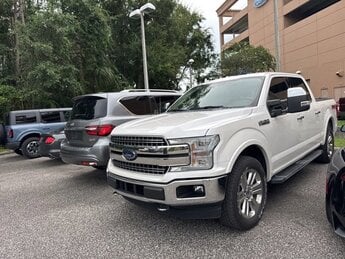2018 White Platinum Metallic Tri-Coat Ford F-150 Lariat Crew Cab Pickup 4 Door 4X4 Ecoboost 3.5L V6 Engine Truck Automatic