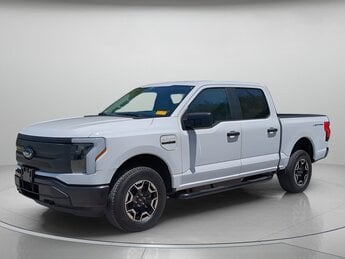 2023 Oxford White Ford F-150 Lightning Pro Crew Cab Pickup Truck Electric Engine AWD 4 Door