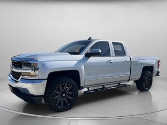 2019 Silver Ice Metallic Chevrolet Silverado 1500 LD LT Gas V8 5.3L/325 Engine 4 Door Automatic Truck