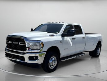 2024 Ram 3500 Big Horn Crew Cab Pickup 4X4 Automatic Intercooled Turbo Diesel I-6 6.7 L/408 Engine 4 Door