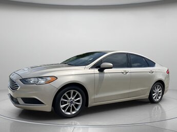 2017 White Gold Ford Fusion SE FWD Car 4 Door Regular Unleaded I-4 2.5 L/152 Engine