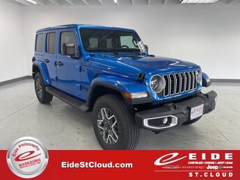 2025 Hydro Blue Pearl Coat Jeep Wrangler Sahara 4X4 SUV 4 Door 2.0L I4 DOHC Engine