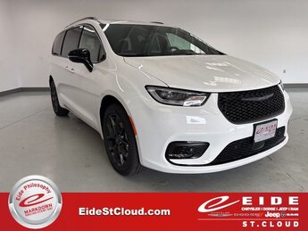 2026 Chrysler Pacifica Limited AWD 3.6L V6 Engine 4 Door Automatic AWD Van