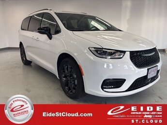 2026 Chrysler Pacifica Limited Van 3.6L V6 Engine AWD 4 Door