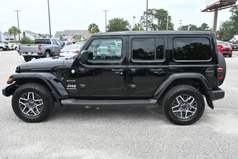 2024 Jeep Wrangler Sahara 3.6L V6 24V VVT Engine 4 Door Automatic SUV 4X4