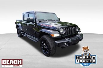 2024 Black Clearcoat Jeep Gladiator Nighthawk 4X4 Truck 3.6L V6 24V VVT Engine Automatic 4 Door