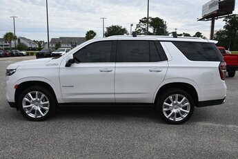 2021 Iridescent Pearl Tricoat Chevrolet Tahoe High Country EcoTec3 6.2L V8 Engine SUV 4 Door