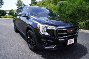 2025 GMC Sierra 1500 AT4 Automatic Truck 4X4 6.2L EcoTec3 V8 engine 4 Door