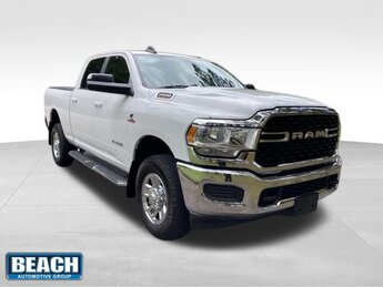 2022 Bright White Clearcoat Ram 2500 Big Horn Truck 4 Door Cummins 6.7L I6 Turbodiesel Engine Automatic
