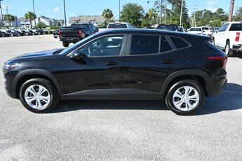 2025 Mosaic Black Metallic Chevrolet Trax LS 4 Door FWD 1.2L Ecotec Turbo DOHC DI w/VVT Engine Automatic