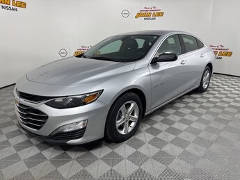 2019 Silver Ice Metallic Chevrolet Malibu LS Car Automatic (CVT) FWD 1.5L DOHC Engine