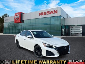 2025 Pearl White Tricoat Nissan Altima SV FWD Automatic (CVT) 4 Door 2.5L 4-Cylinder DOHC 16V Engine