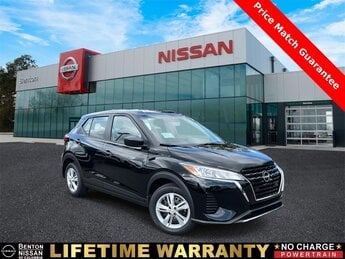 2025 Super Black Nissan Kicks Play S 1.6L 4-Cylinder DOHC 16V Engine FWD SUV Automatic (CVT) 4 Door