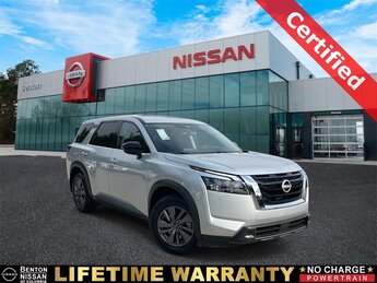 2023 Brilliant Silver Metallic Nissan Pathfinder S 4X4 4 Door SUV Automatic