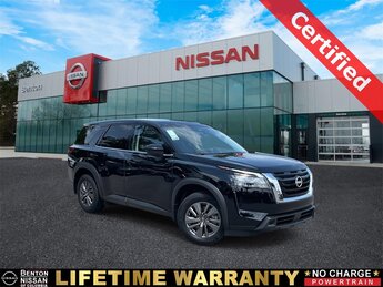 2023 Super Black Nissan Pathfinder S SUV V6 Engine 4 Door 4X4