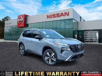 2025 Boulder Gray Pearl/Super Black Nissan Rogue SL SUV 1.5L DOHC Engine 4 Door FWD Automatic (CVT)