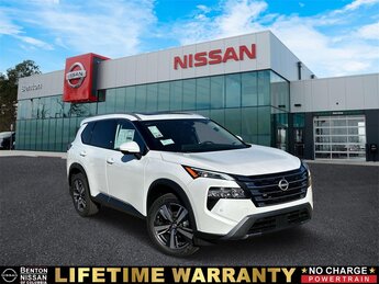 2025 Everest White Pearl Nissan Rogue SL 1.5L DOHC Engine SUV Automatic (CVT) FWD 4 Door