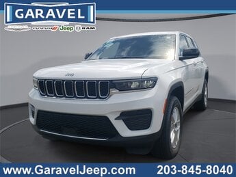 2025 Bright White Clearcoat Jeep Grand Cherokee 3.6L V6 24V VVT Engine 4 Door 4X4 SUV
