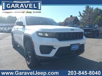 2025 Bright White Clearcoat Jeep Grand Cherokee Altitude X Automatic 4X4 3.6L V6 24V VVT Engine 4 Door