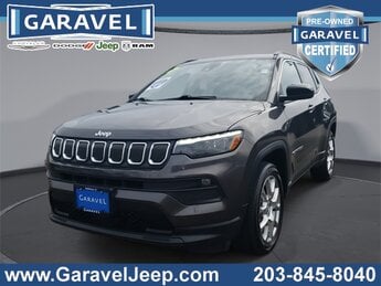 2022 Granite Crystal Metallic Clearcoat Jeep Compass Latitude Lux 2.4L I4 Engine SUV 4 Door