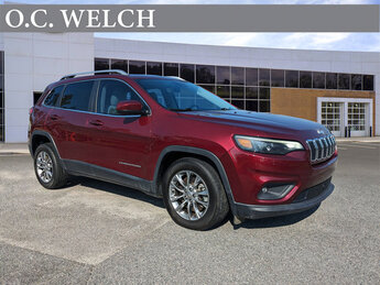 2021 Velvet Red Pearlcoat Jeep Cherokee Latitude Lux SUV Regular Unleaded V-6 3.2 L/198 Engine FWD Automatic 4 Door
