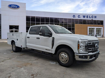2024 Ford Super Duty F-350 DRW XL Automatic 4 Door Intercooled Turbo Diesel V-8 6.7 L/406 Engine Truck RWD
