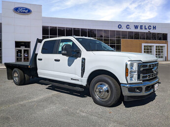 2024 Oxford White Ford Super Duty F-350 DRW XL RWD Truck Intercooled Turbo Diesel V-8 6.7 L/406 Engine 4 Door