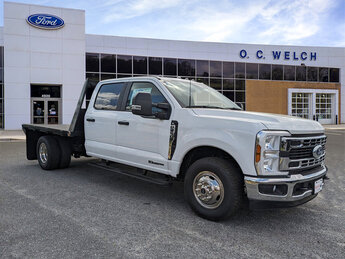 2024 Ford Super Duty F-350 DRW XL 4 Door Intercooled Turbo Diesel V-8 6.7 L/406 Engine Automatic
