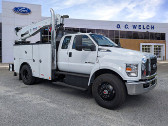 2024 Ford F-750SD 4 Door Automatic RWD Truck