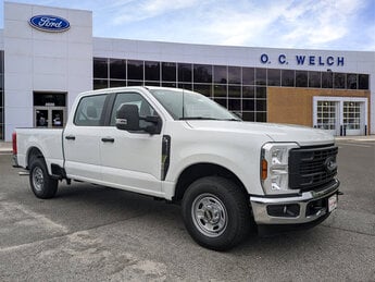 2025 Oxford White Ford Super Duty F-250 SRW XL Truck 4 Door RWD Regular Unleaded V-8 6.8 L/415 Engine Automatic