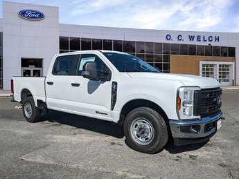2025 Ford Super Duty F-250 SRW XL 4 Door Automatic Intercooled Turbo Diesel V-8 6.7 L/406 Engine RWD Truck