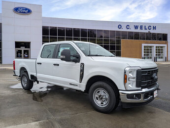 2025 Oxford White Ford Super Duty F-250 SRW XL Truck Intercooled Turbo Diesel V-8 6.7 L/406 Engine RWD Automatic 4 Door