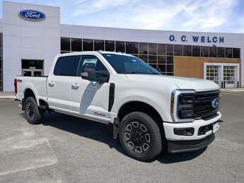 2025 White Ford Super Duty F-250 SRW Platinum Automatic 4 Door Truck Intercooled Turbo Diesel V-8 6.7 L/406 Engine 4X4