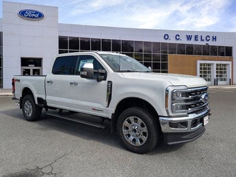 2025 White Ford Super Duty F-350 SRW King Ranch Intercooled Turbo Diesel V-8 6.7 L/406 Engine 4 Door Truck