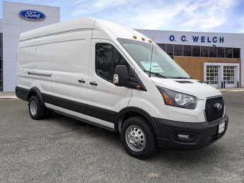 2024 Oxford White Ford Transit Cargo Van Van Twin Turbo Regular Unleaded V-6 3.5 L/213 Engine 3 Door AWD Automatic